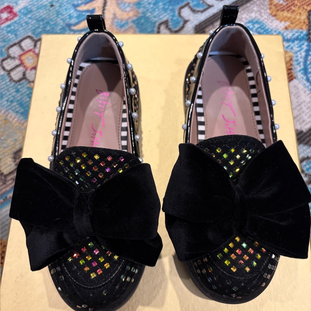 Betsey Johnson girls size 13 slipon loafer used
